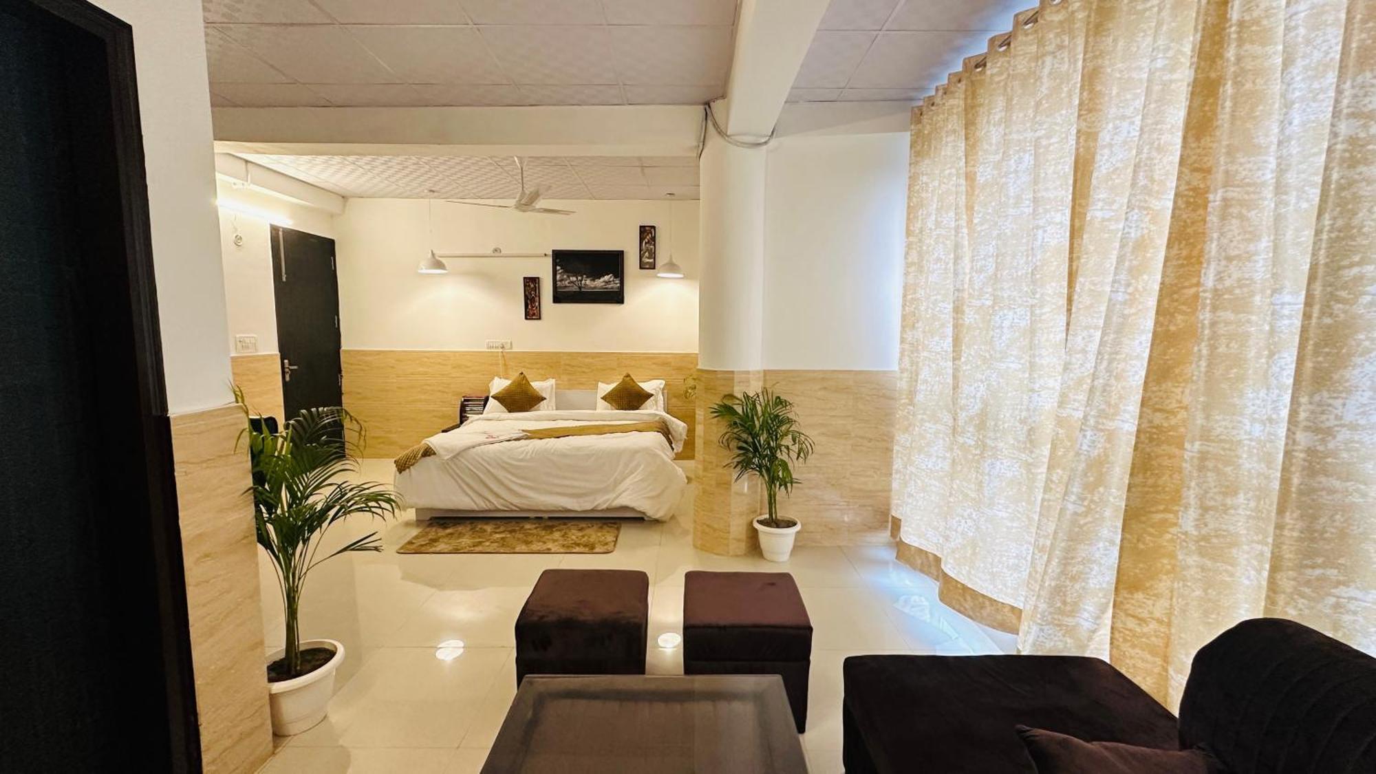 Hotel Relax In - Noida Sector 18 Exterior foto